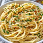 Spaghetti Aglio e Olio (Easy Garlic Olive Oil Pasta)